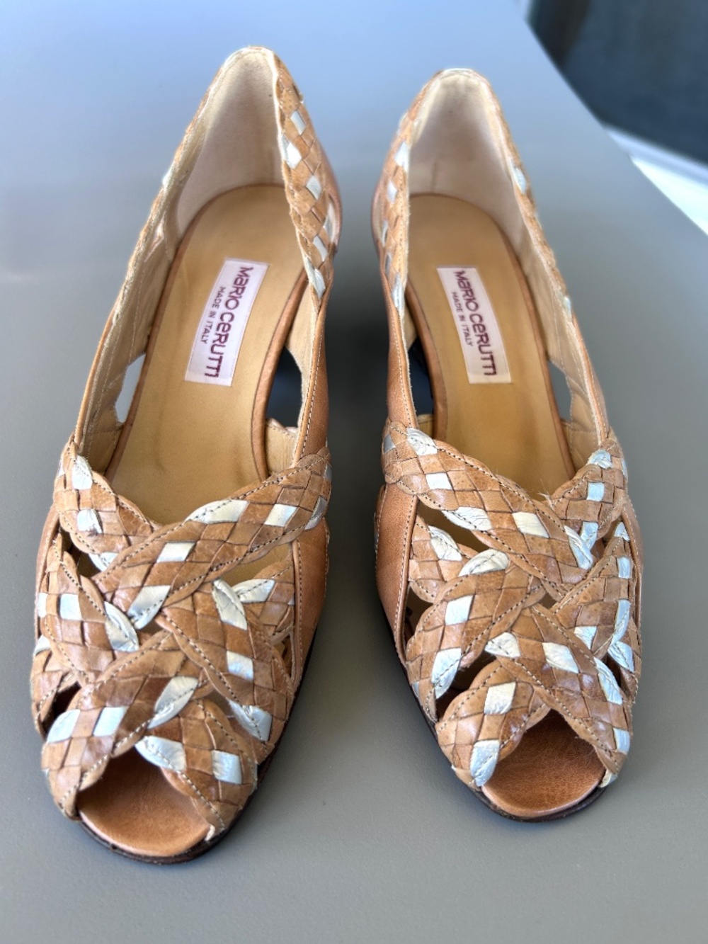 Mario Cerutti NWOT Heels Italian Tan & White Leather Woven shoes Size EU 35